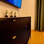 Comfy & Warm City Apartment - Self Check-In
