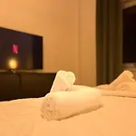 Comfy & Warm City Apartment - Self Check-In