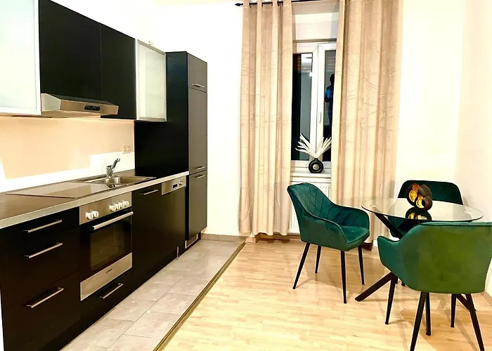 Comfy & Warm City Apartment - Self Check-In